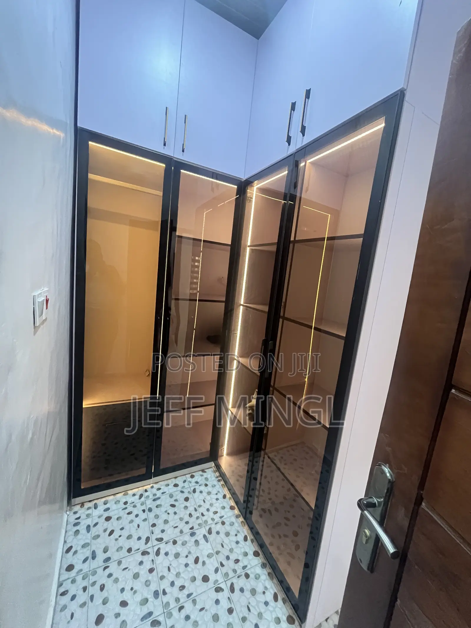 Furnished 2bdrm Apartment in Oxford Street for rent