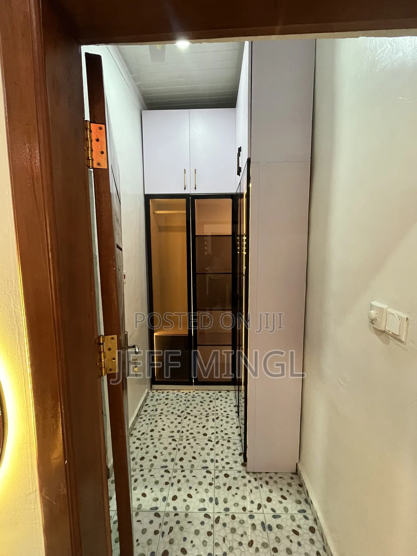 Furnished 2bdrm Apartment in Oxford Street for rent
