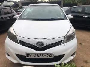 Toyota Vitz 2013 White