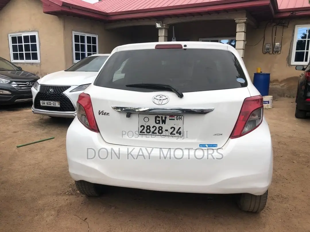 Toyota Vitz 2013 White