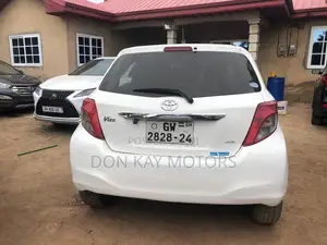 Toyota Vitz 2013 White