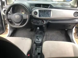 Toyota Vitz 2013 White
