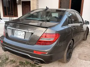 Mercedes-Benz C300 2013 Brown