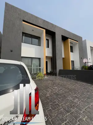 4bdrm Townhouse / Terrace in North Legon for rent