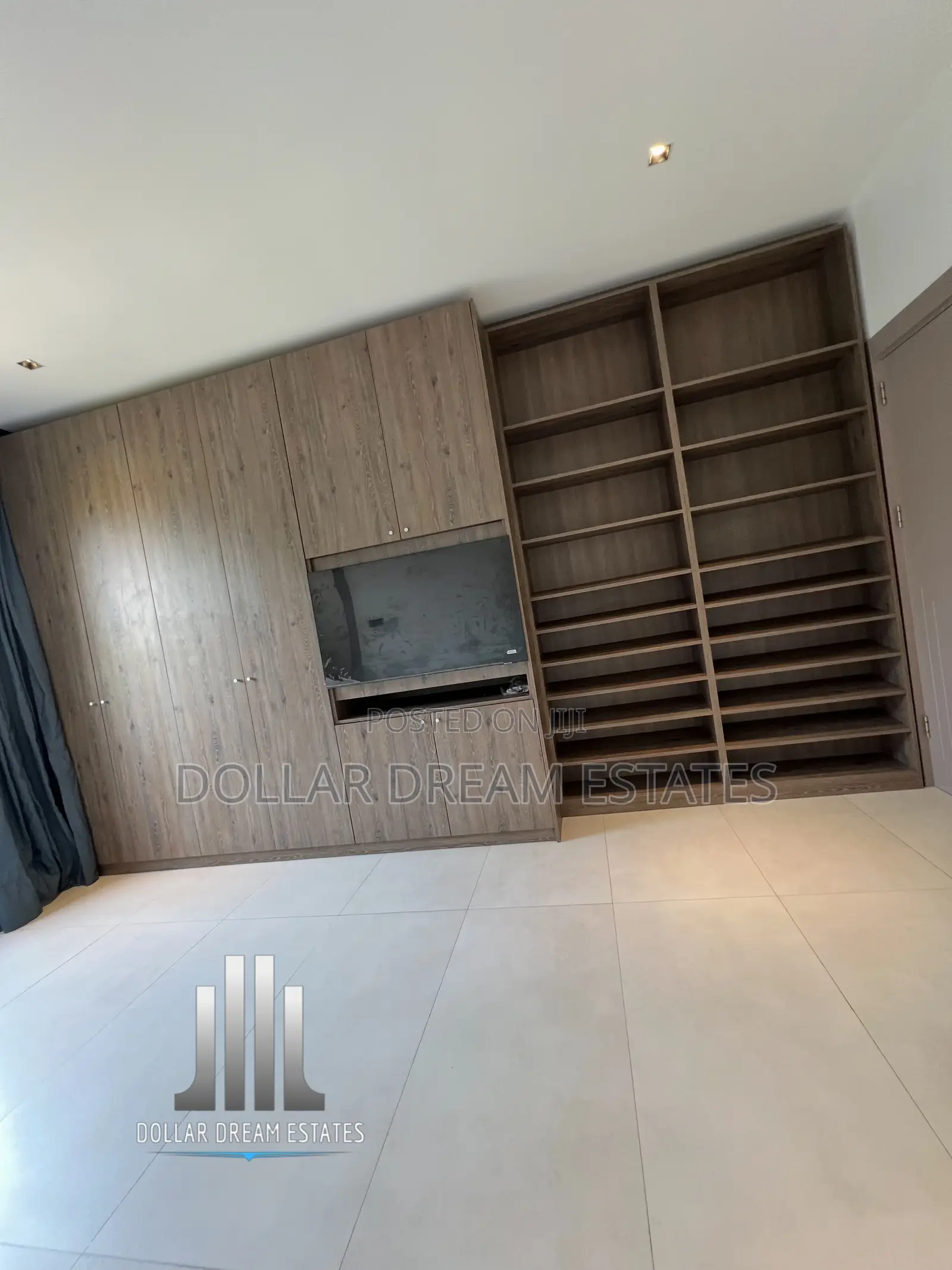 4bdrm Townhouse / Terrace in North Legon for rent