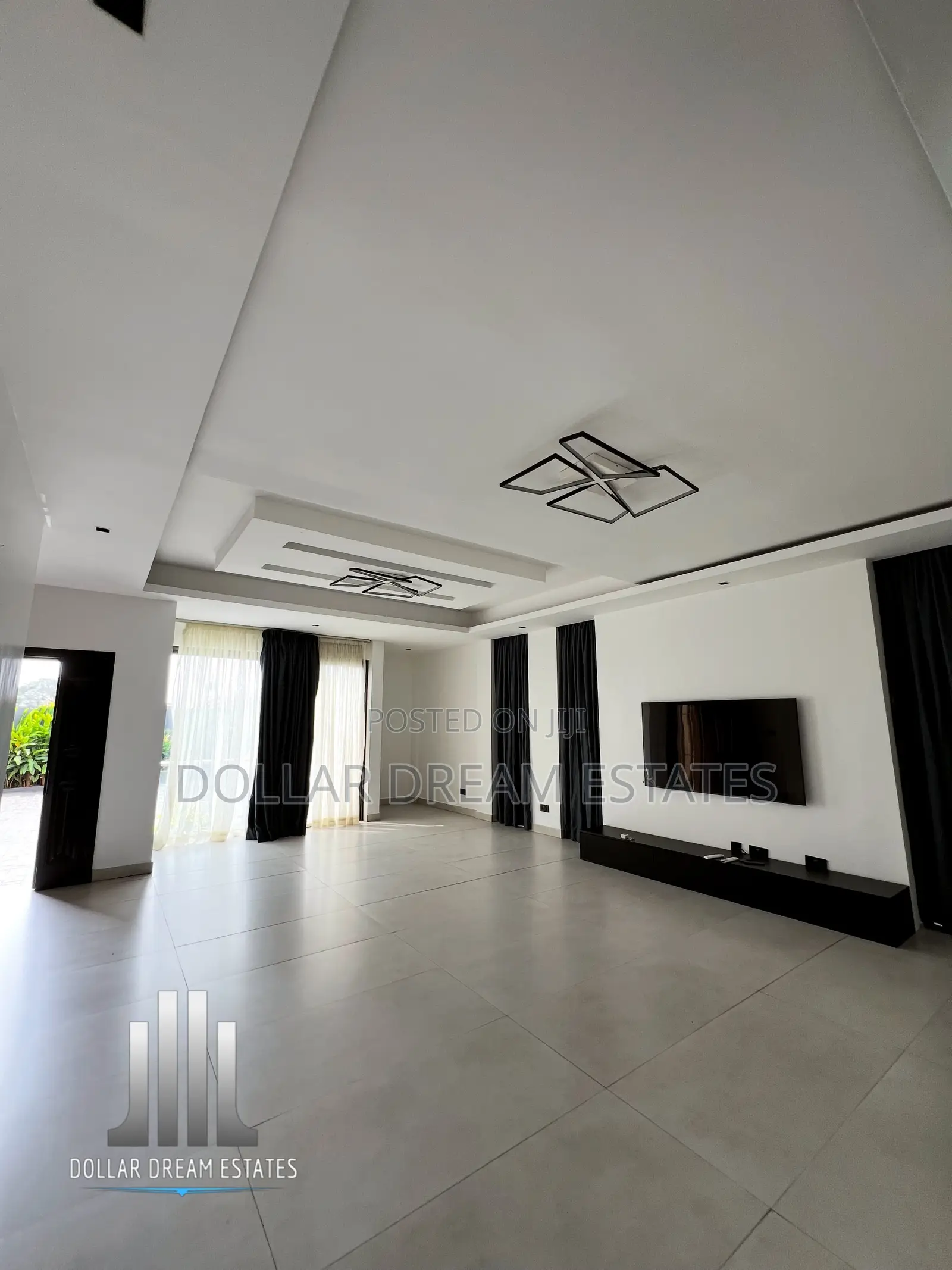 4bdrm Townhouse / Terrace in North Legon for rent
