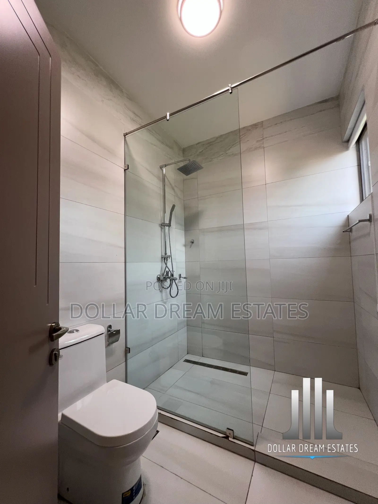 4bdrm Townhouse / Terrace in North Legon for rent