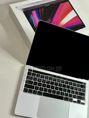 Laptop Apple MacBook Pro 2022 M2 8GB Apple M2 SSD 256GB