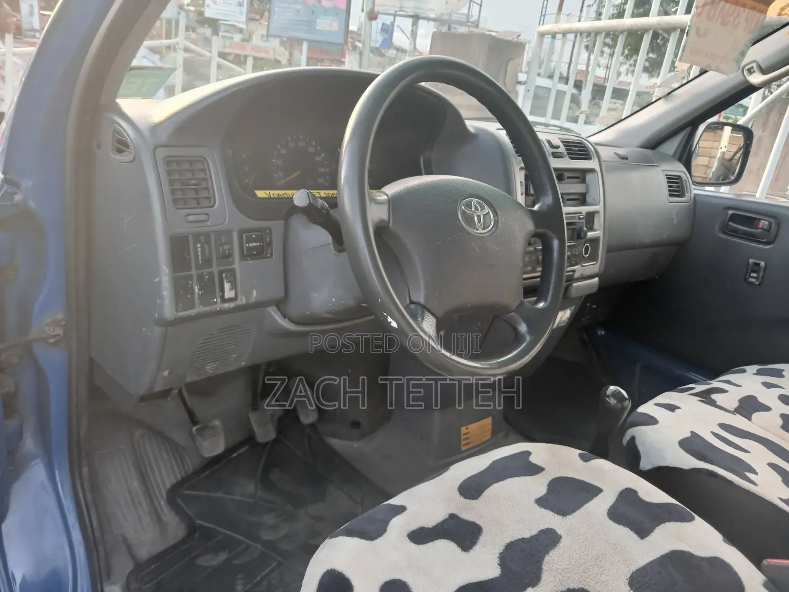 Toyota HiAce 2010 Green