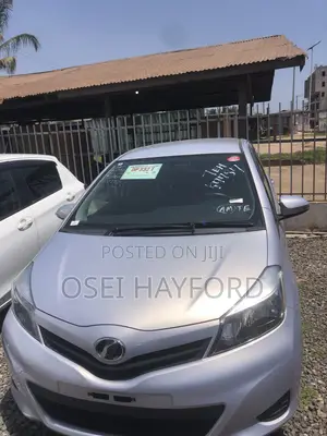 Toyota Vitz 2014 Pearl