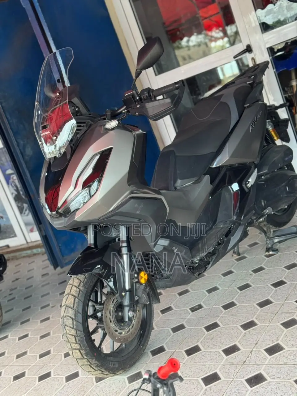 Honda 2025 Silver