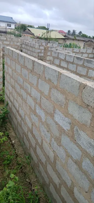 3bdrm House in De-Icons Real Estate, Awutu Senya East Municipal