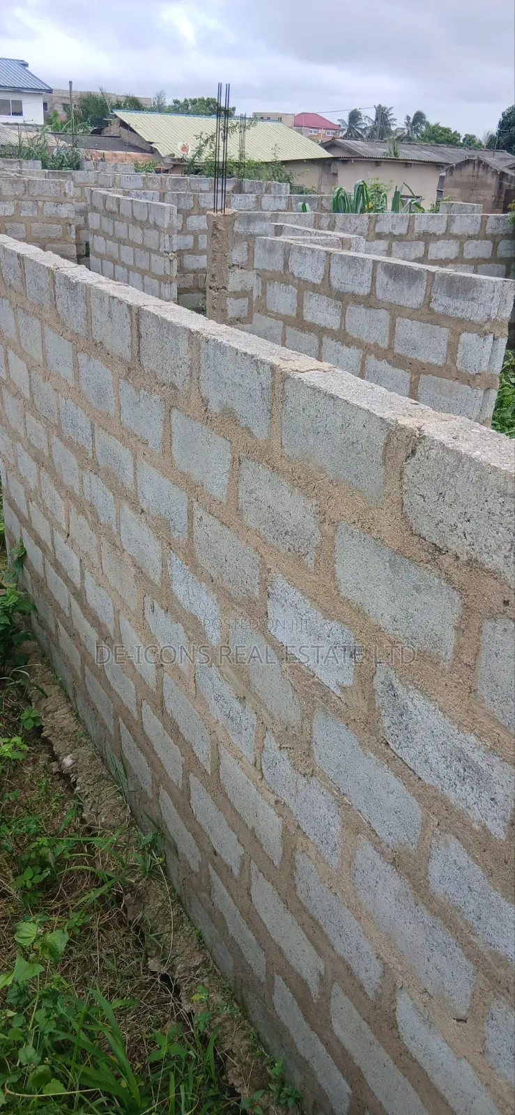 3bdrm House in De-Icons Real Estate, Awutu Senya East Municipal