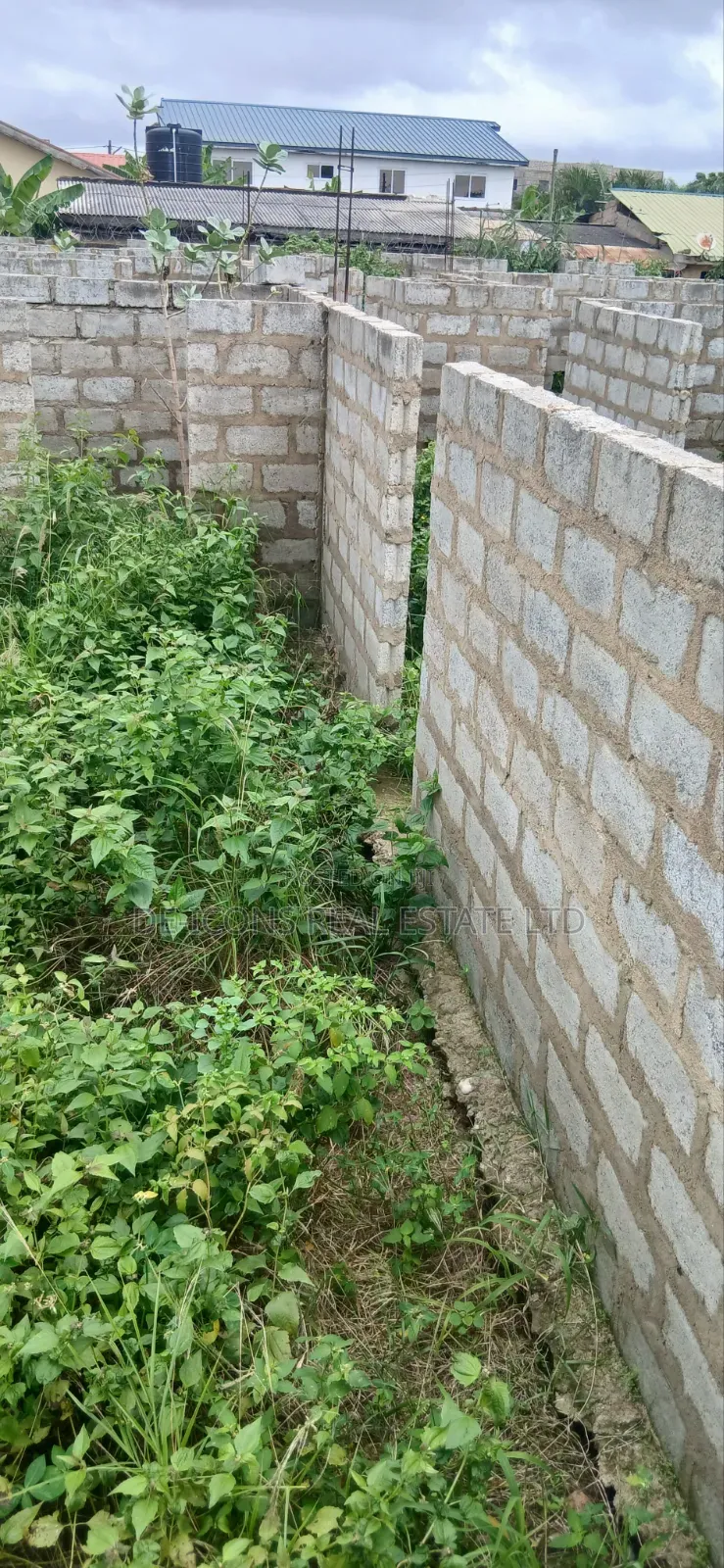 3bdrm House in De-Icons Real Estate, Awutu Senya East Municipal