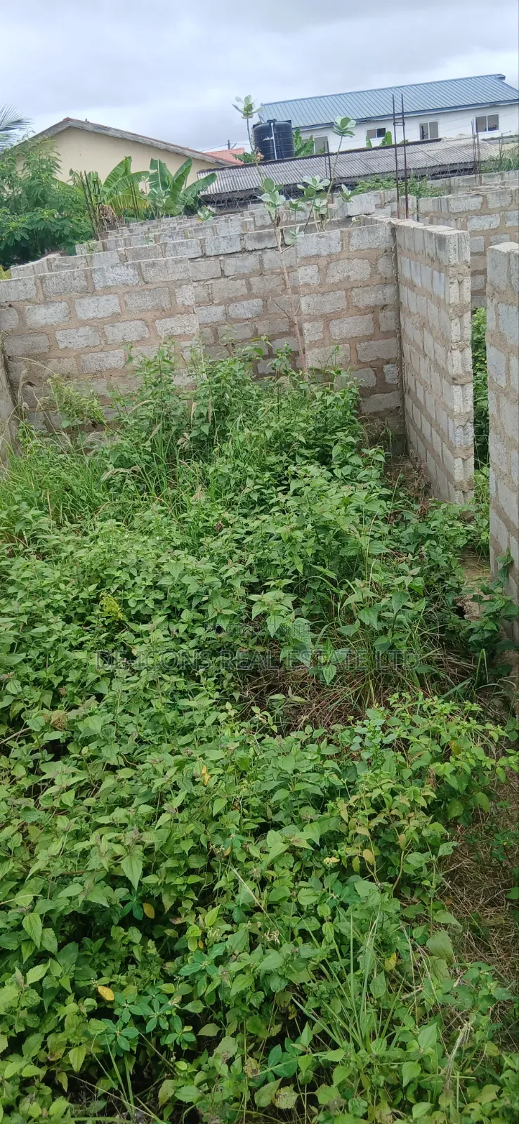 3bdrm House in De-Icons Real Estate, Awutu Senya East Municipal