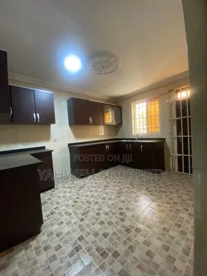 3bdrm Apartment in Coastal, Baatsona Total for rent