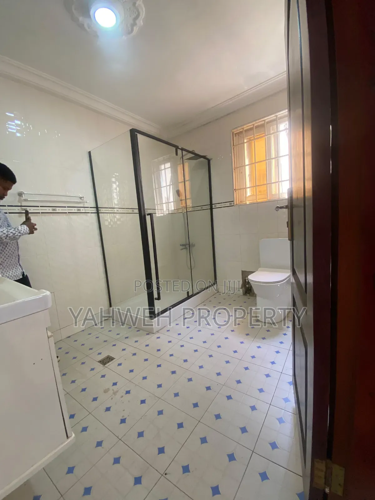3bdrm Apartment in Coastal, Baatsona Total for rent