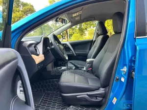 Toyota RAV4 2018 Blue