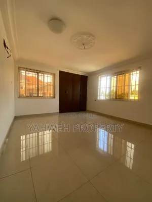 3bdrm Apartment in Coastal, Baatsona Total for rent
