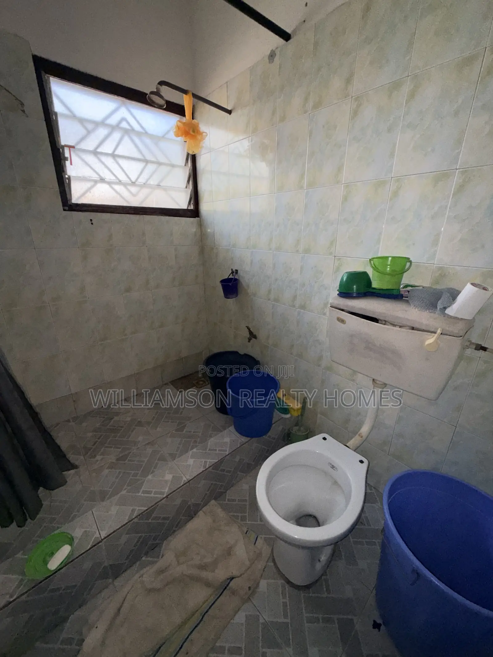 2bdrm House in Community 18 Area, Spintex for rent