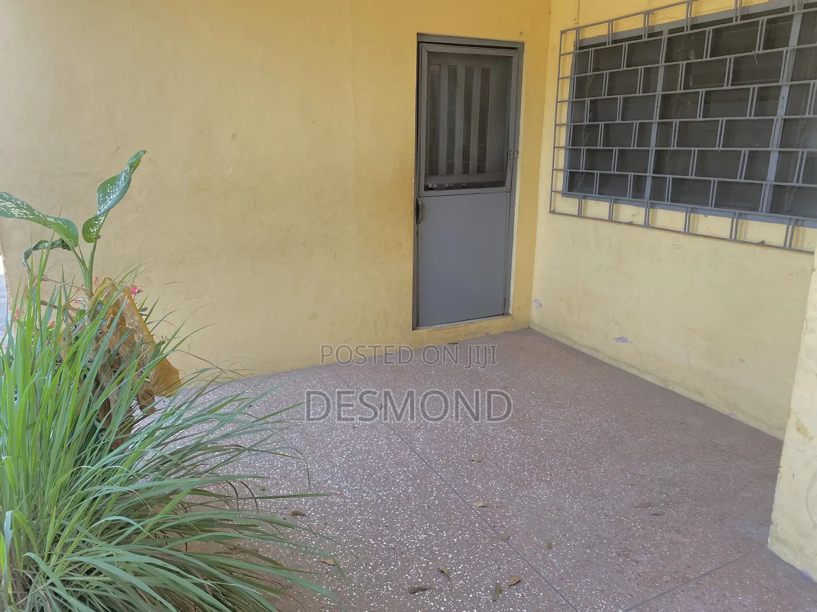 1bdrm Room & Parlour in Carl Quist Residence, Osu Ako-Adjei for rent