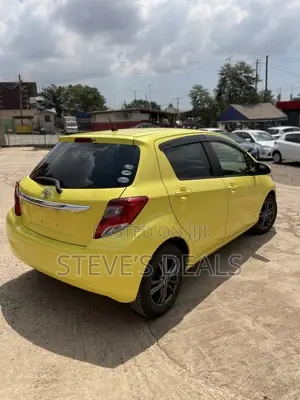 Toyota Vitz 1.3 FWD 5dr 2015 Yellow
