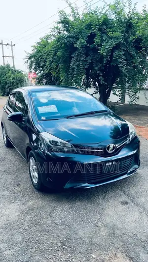 Toyota Vitz 1.3 FWD 5dr 2015 Black