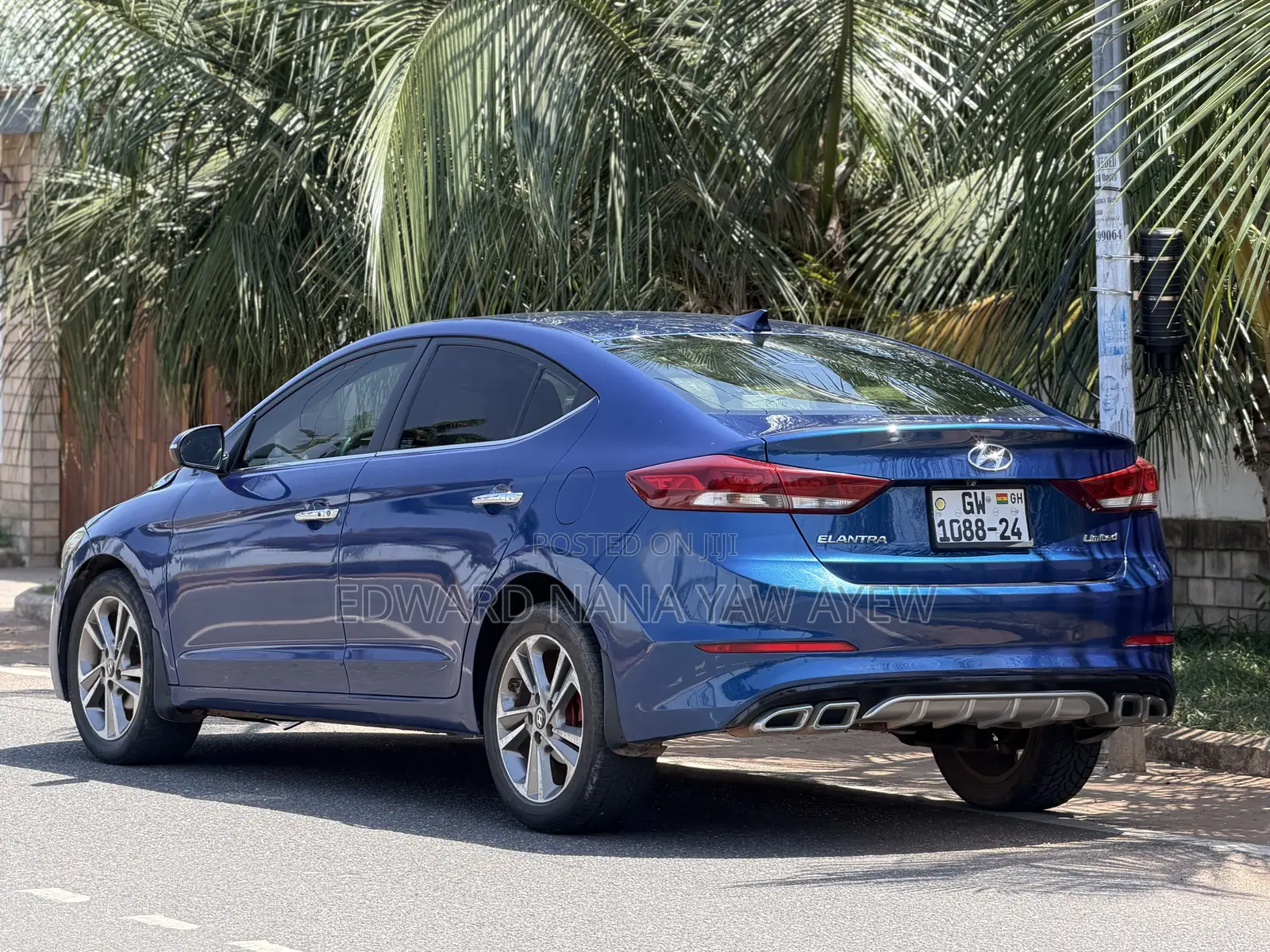 Hyundai Elantra Limited Sedan FWD (2.0L 4cyl 6A) 2017 Blue