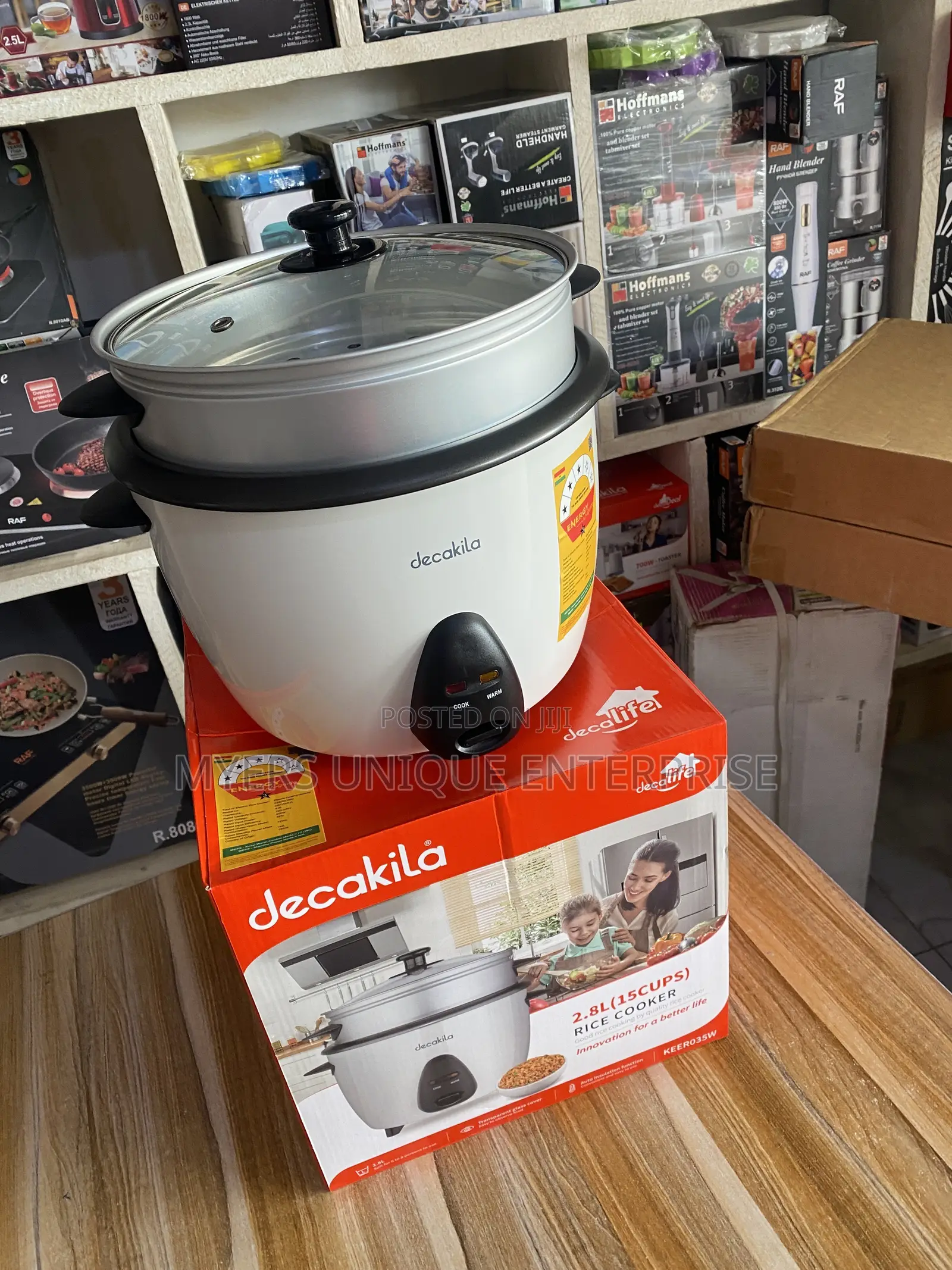 Compact and Durable 2.8L Rice Cooker