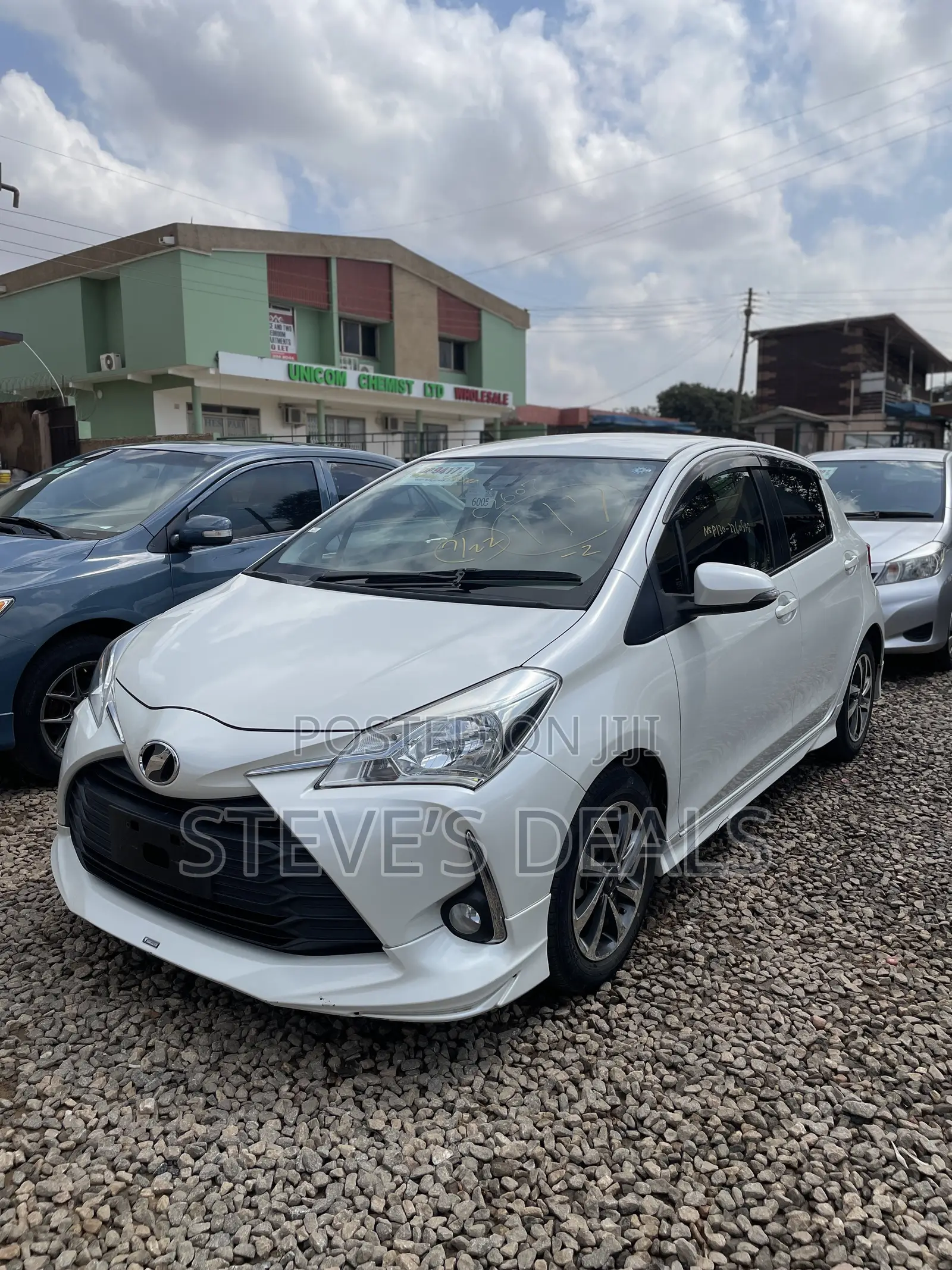 Toyota Vitz 1.3 FWD 5dr 2017 White