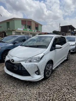 Toyota Vitz 1.3 FWD 5dr 2017 White