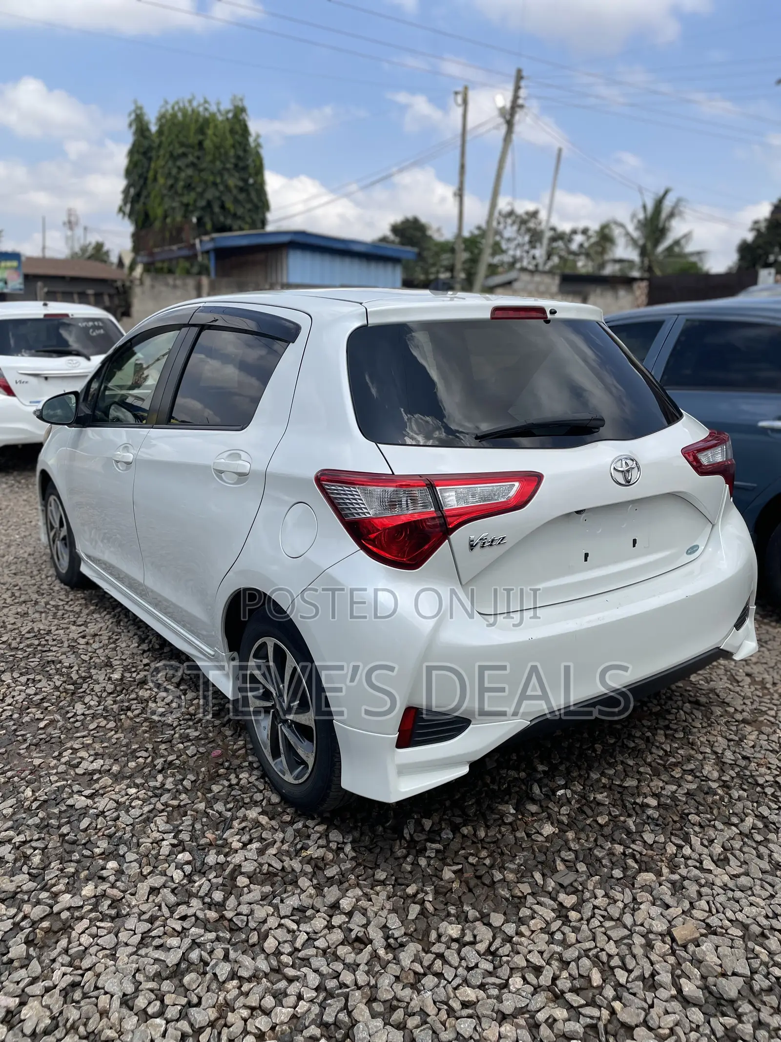 Toyota Vitz 1.3 FWD 5dr 2017 White