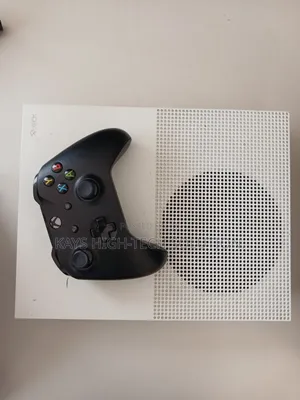 Xbox One S With 1 Controller and Games (FC 27,GTA v ETC)