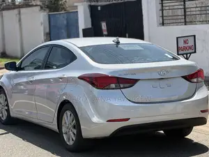 Hyundai Elantra SE Sedan FWD (1.8L 4cyl 6M) 2016 Silver