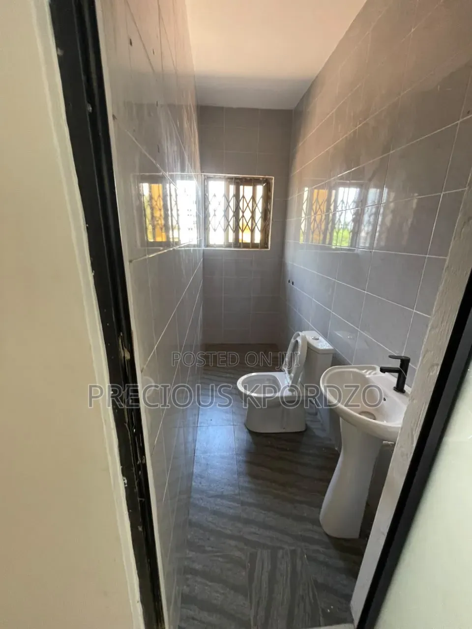 3bdrm Apartment in New Legon Adenta for rent