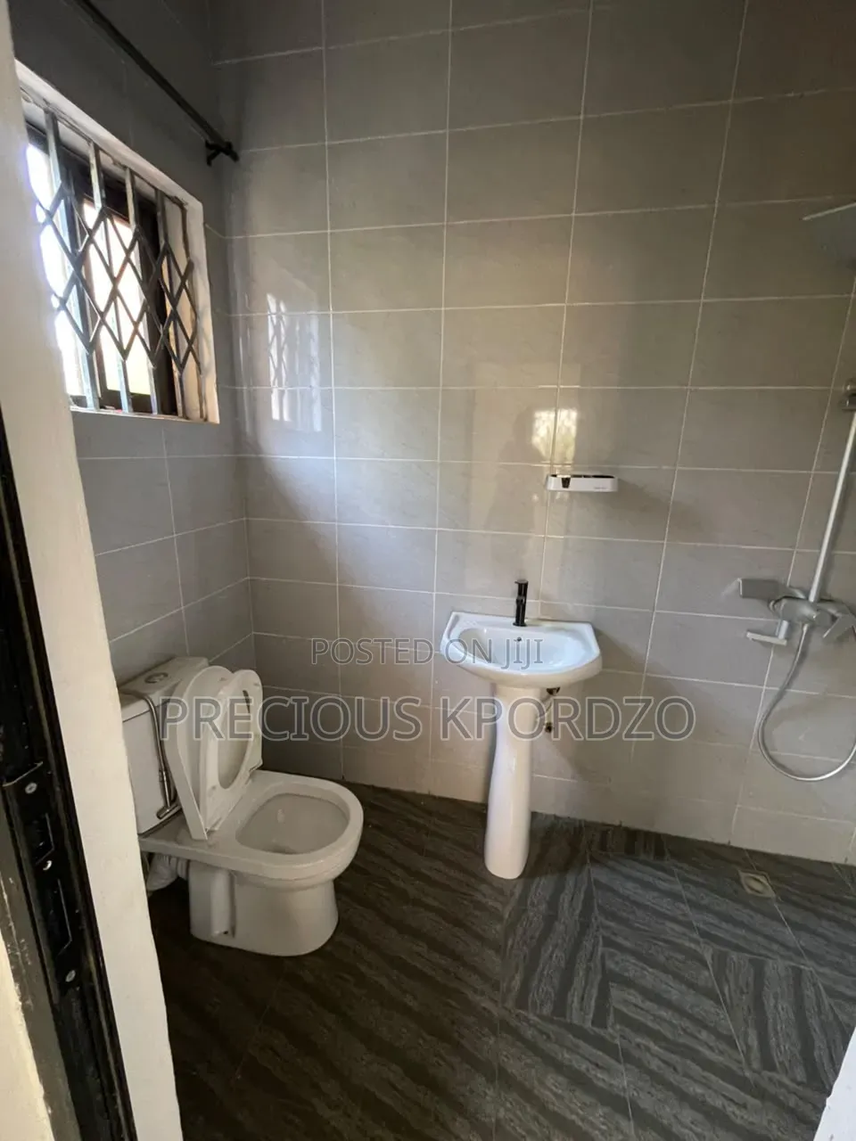 3bdrm Apartment in New Legon Adenta for rent