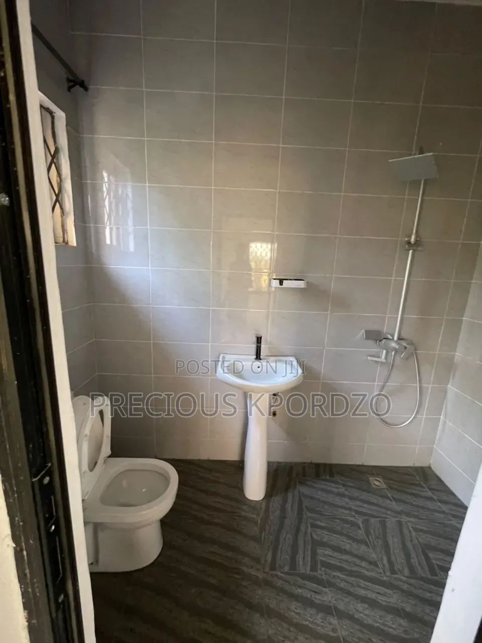 3bdrm Apartment in New Legon Adenta for rent