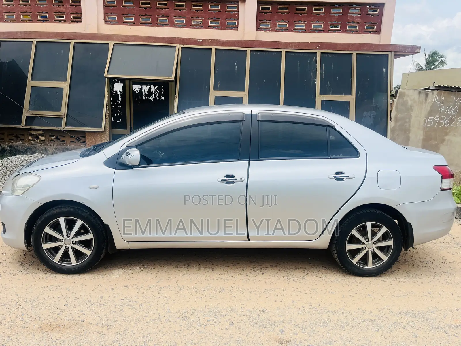 Toyota Belta 2010 Silver