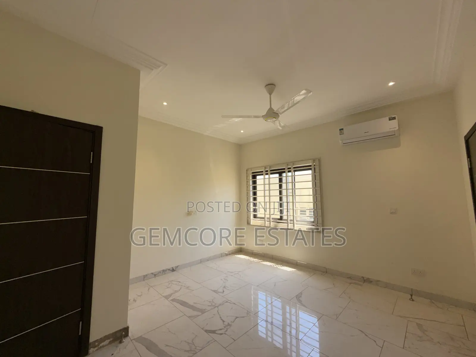 4bdrm House in School Junction, Ashaley Botwe for sale