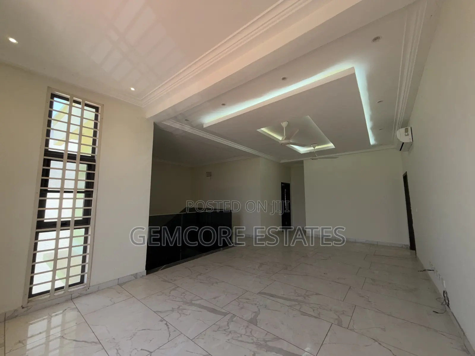 4bdrm House in School Junction, Ashaley Botwe for sale