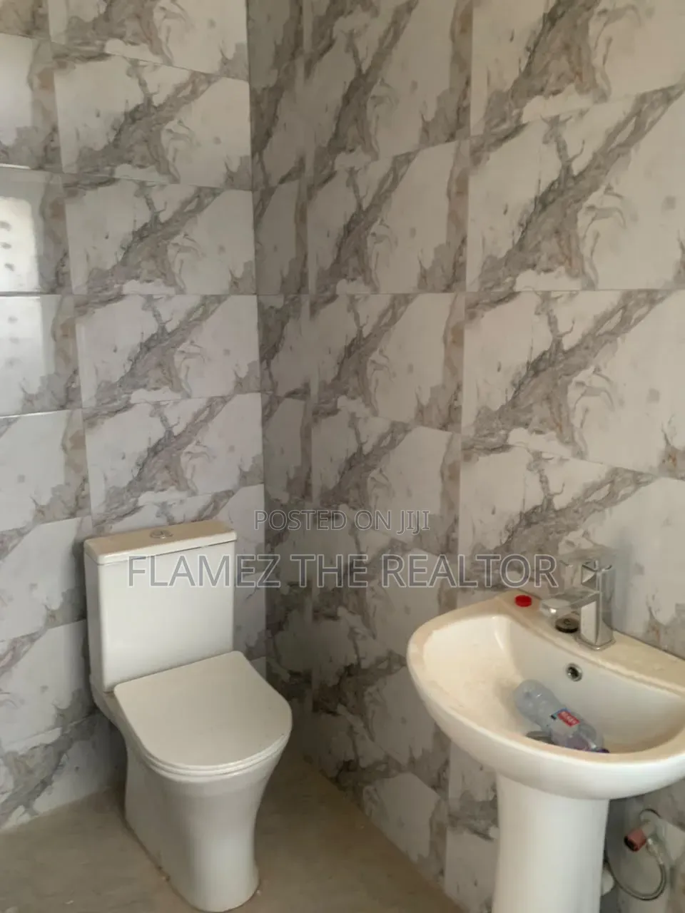 1bdrm Apartment in Stadium Road, Amasaman for rent