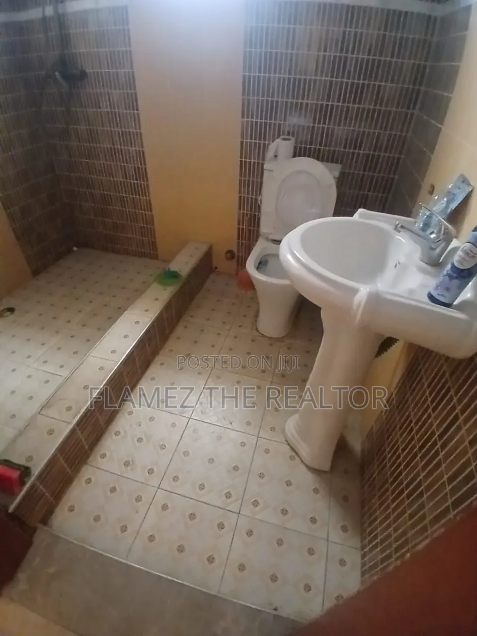 2bdrm Apartment in Kpobiman Container, Amasaman for rent