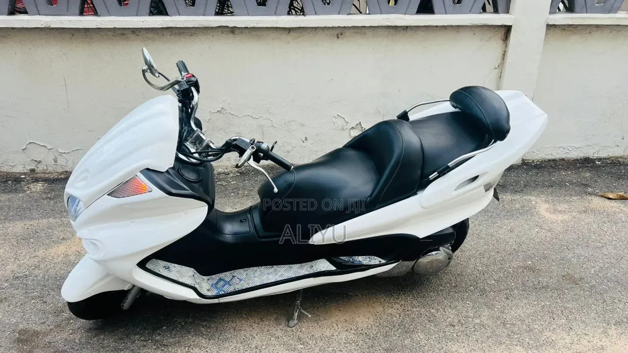 Yamaha Majesty 2020 White