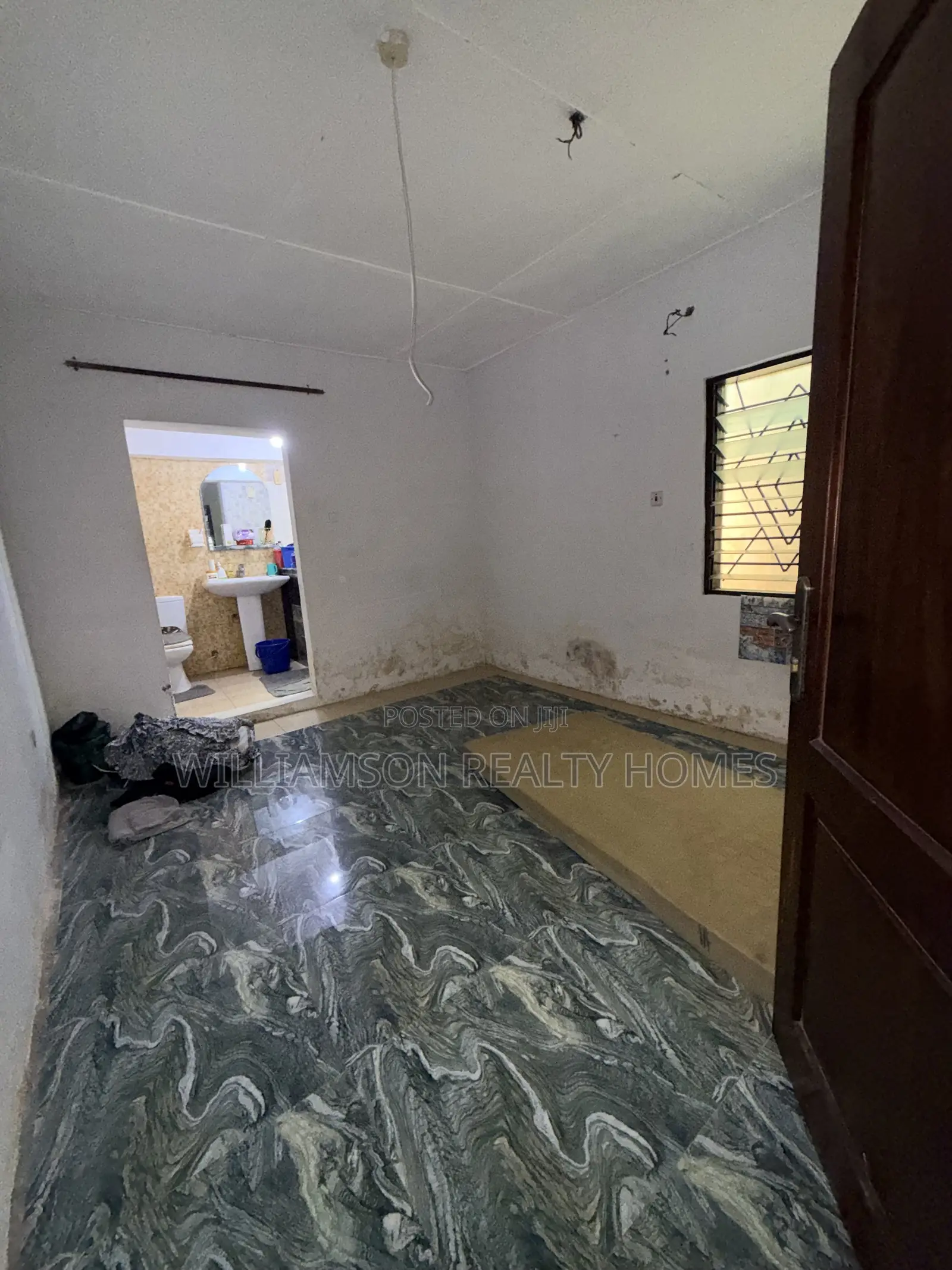 2bdrm House in Community 18 Area, Spintex for rent
