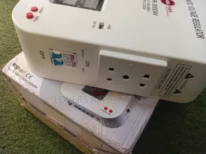Quality 3000W Power Voltage Stabilizer for Home Use