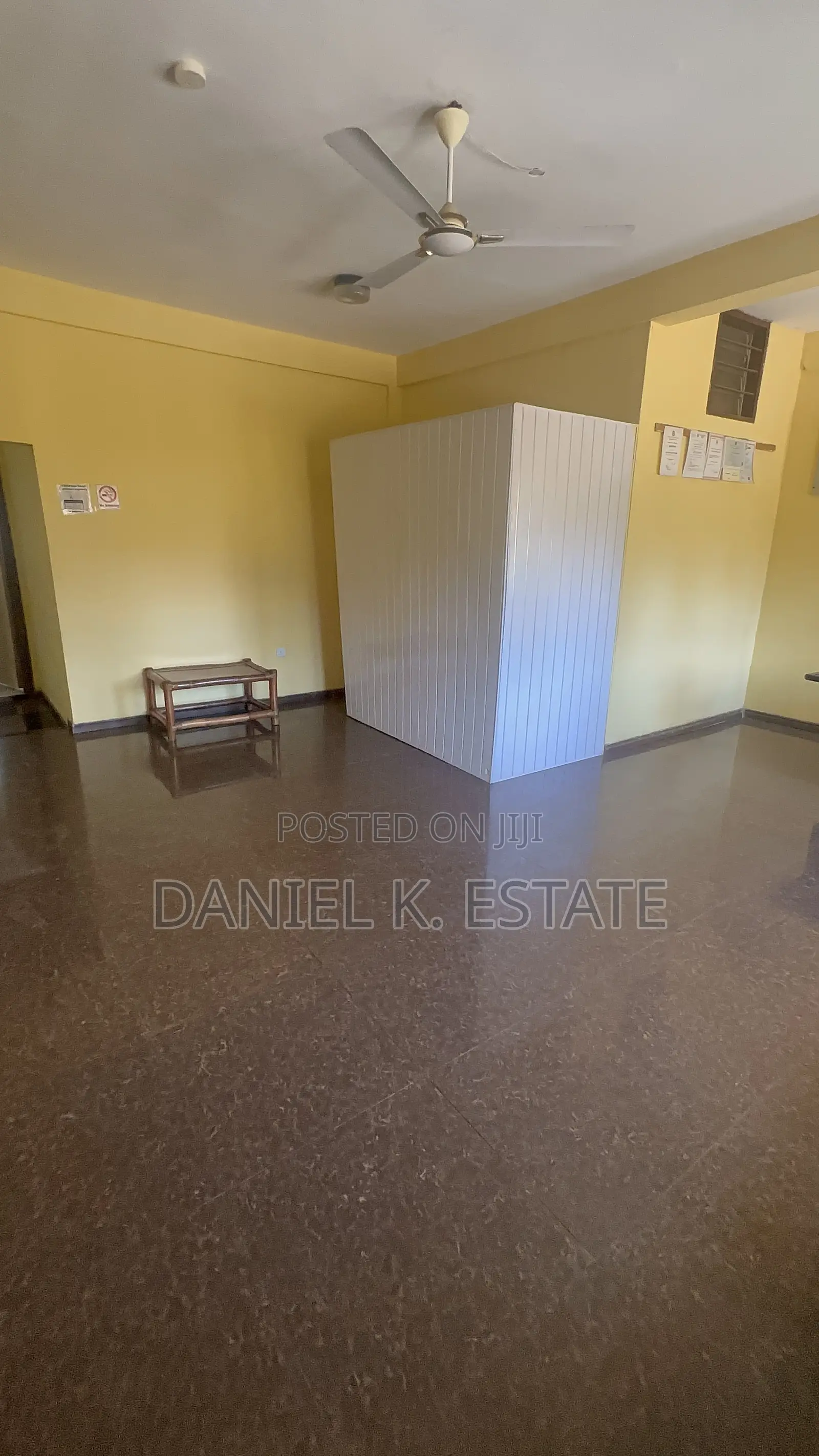 8bdrm Apartment in Ashomang Estate for rent