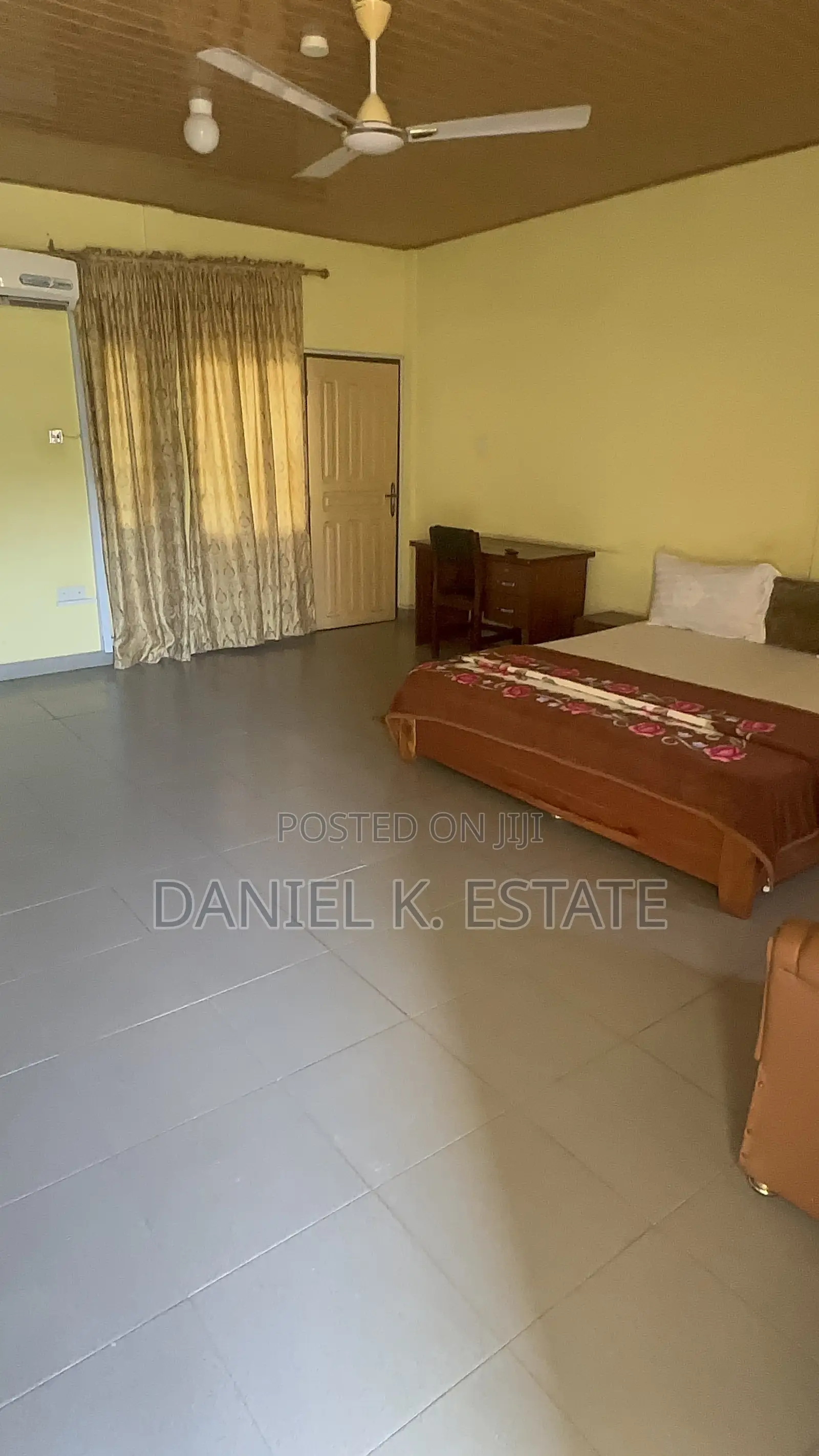 8bdrm Apartment in Ashomang Estate for rent