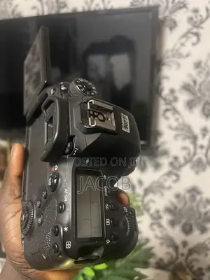 Canon 6D Mark 2