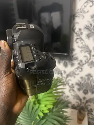 Canon 6D Mark 2