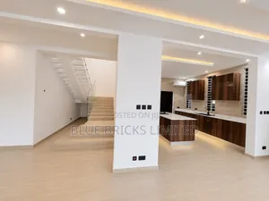 4bdrm House in Lakeside for sale